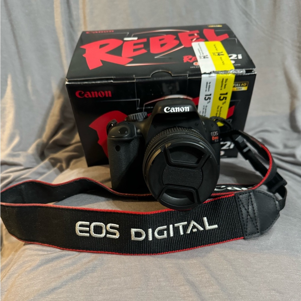 Canon EOS Rebel T2i DSLR Full HD 1080 w/ Two Lenses and So Much More!!